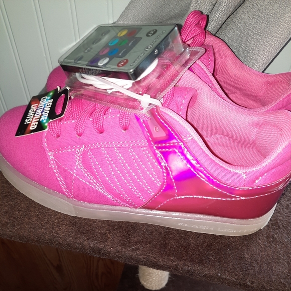 Light up sneakers - Picture 4 of 4